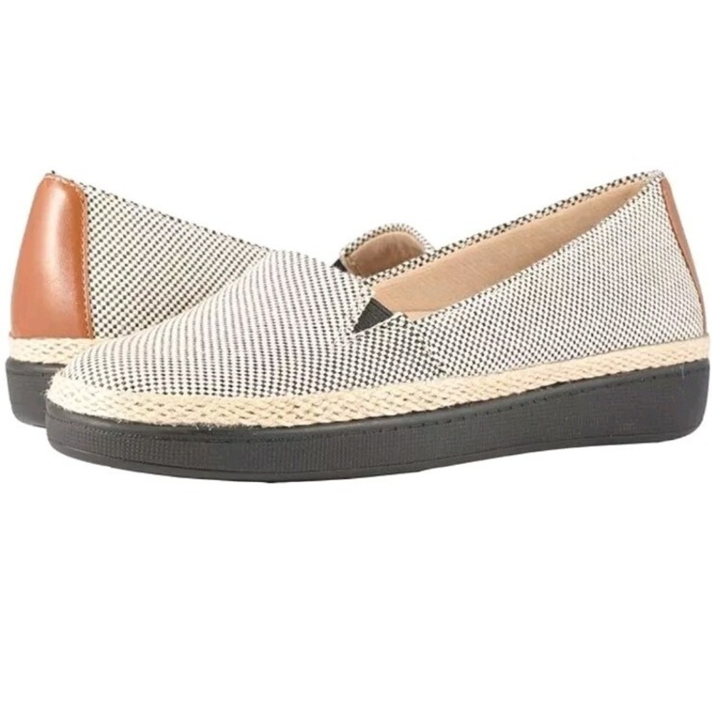 NEW Trotters 7M Woven Accent Comfort Loafers $130